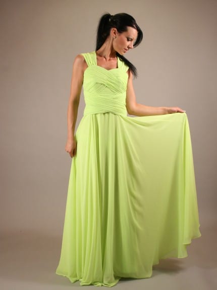 Елегантна рокля за бал в модерен цвят от myWEDDING