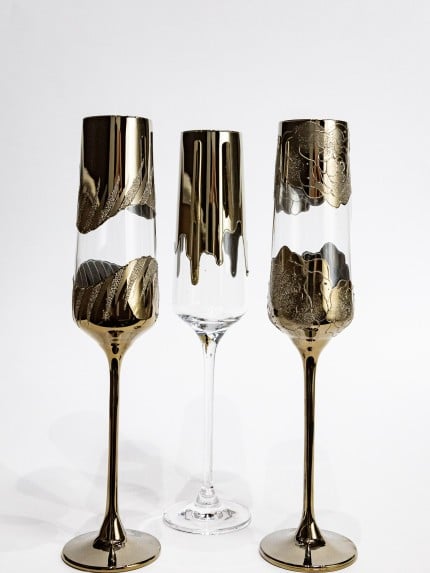 Стъклени сватбени чаши със златен обков