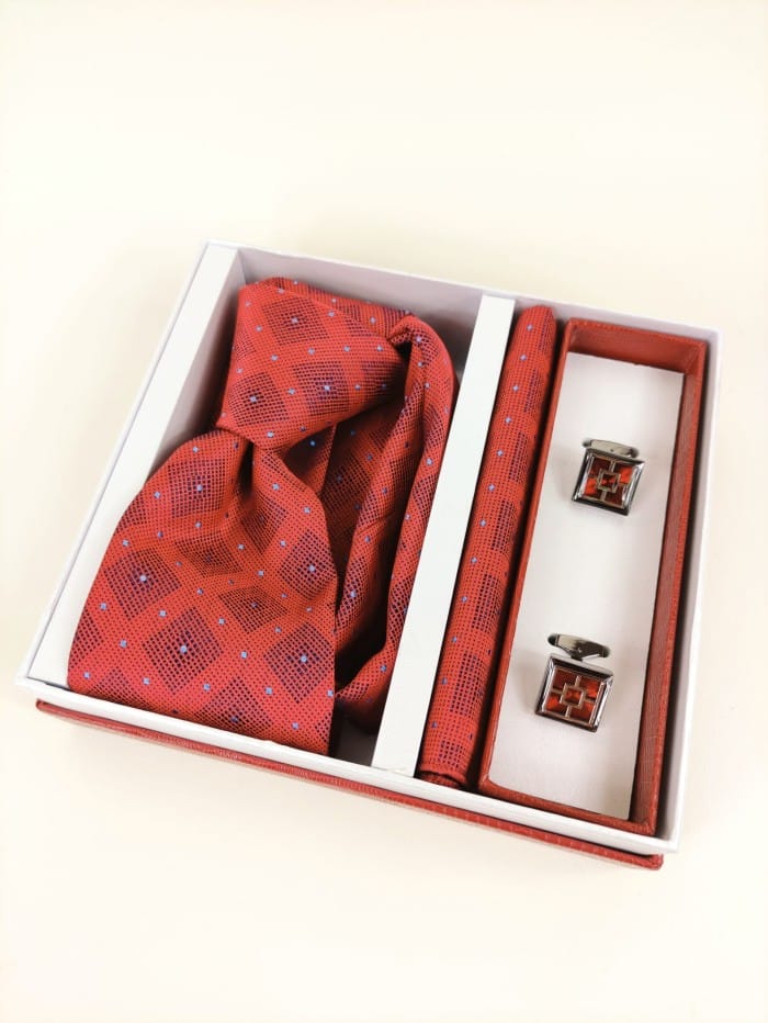 Луксозен комплект с вратовръзка