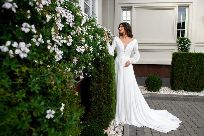 Сватбена рокля Астрид с дълги ръкави