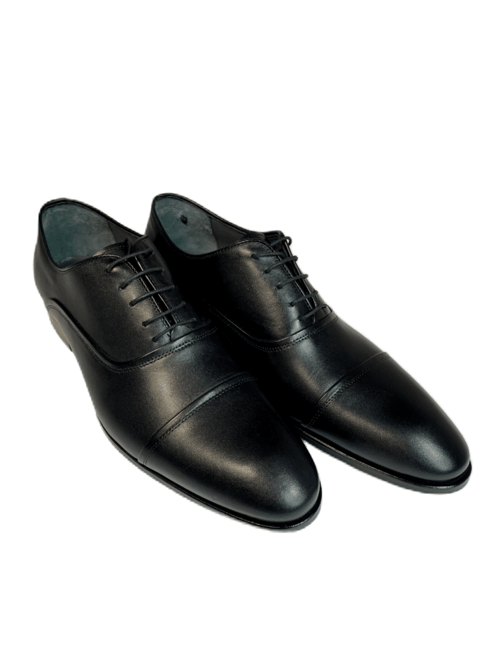 Качествени мъжки обувки голям размер в черно, идеални за елегантен стил и комфорт