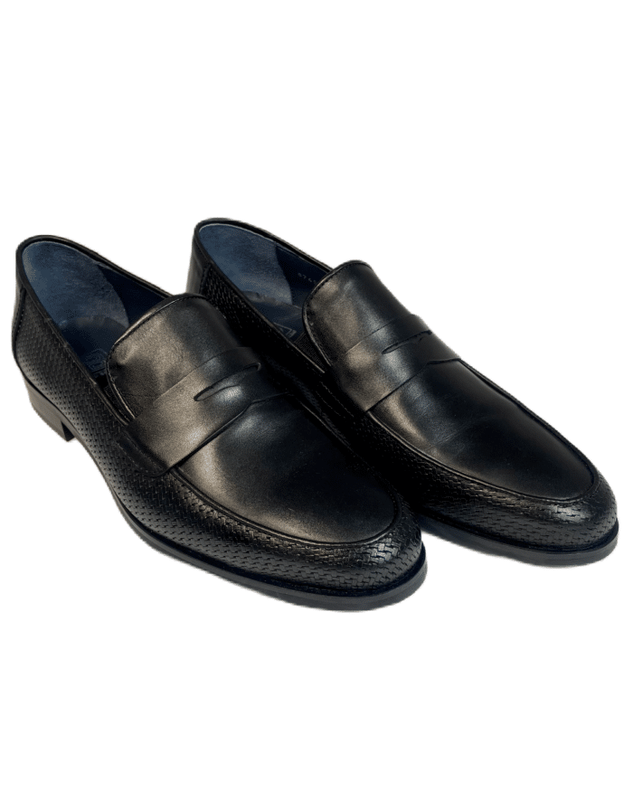 Черни лесни за обуване мъжки обувки с елегантен финиш, перфектни за бързия темп на съвременния живот.