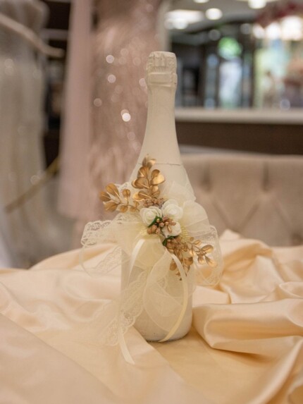 сватбена бутилка шампанско украсен модел