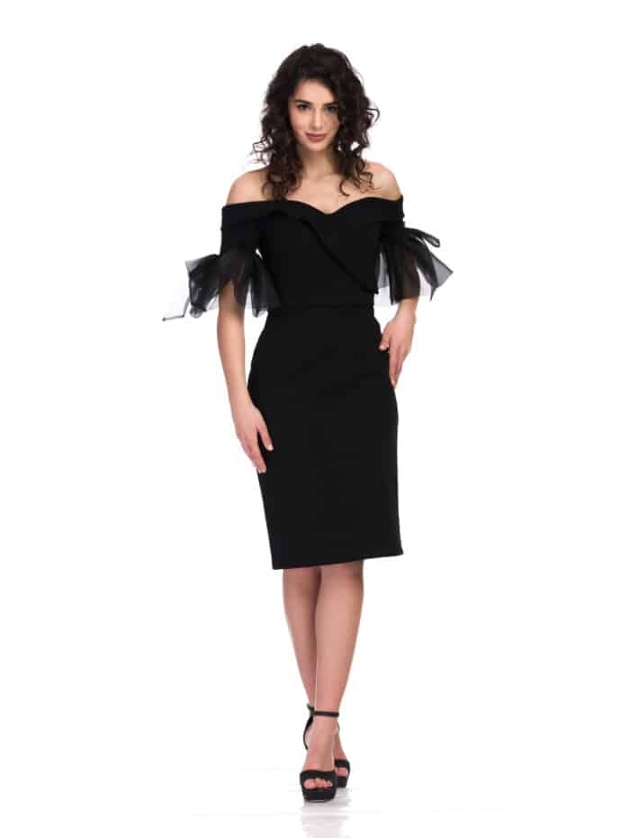 Черна официална рокля със сърцевидно деколте и тюлени детайли на ръкавите от Сватбен Център myWEDDING. 8664
